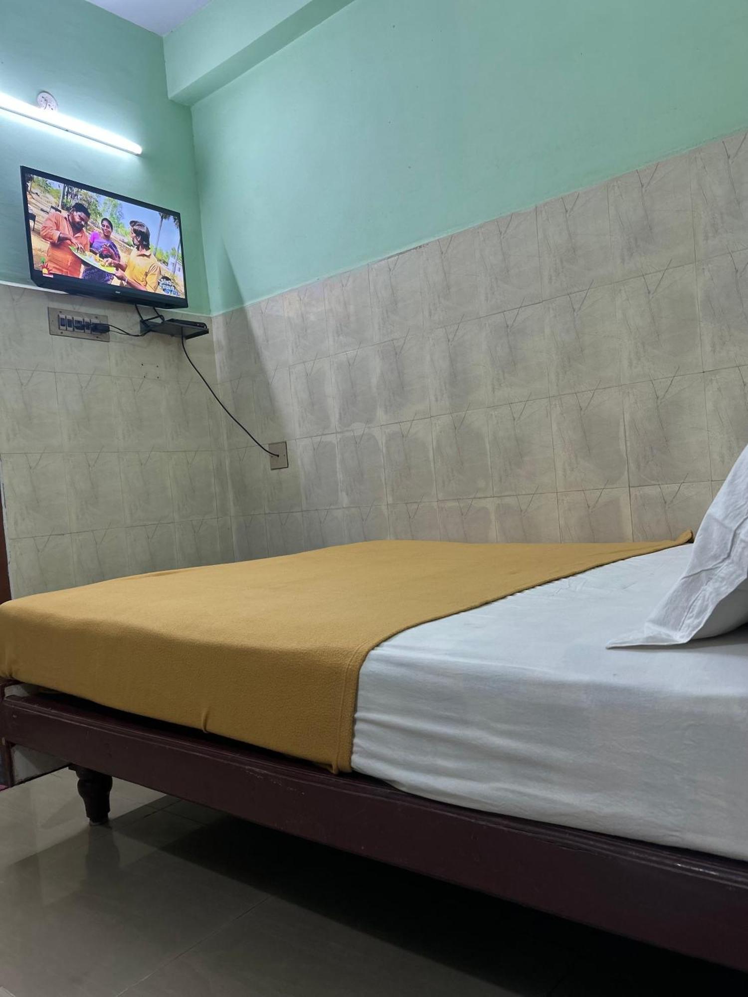 Hotel Chola Lodge Arantangi Екстер'єр фото